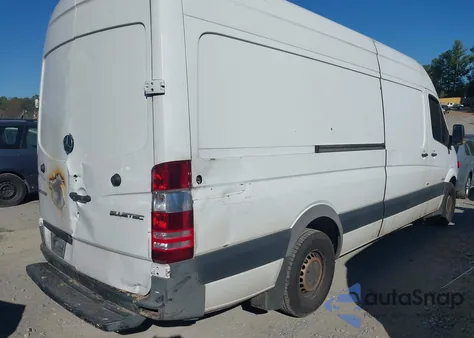 2015 Mercedes-Benz Sprinter 2500 High Roof z USA, uszkodzony, nr VIN WD3PE8DC3FP145675